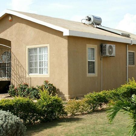 Sassy Diamond Crest Apartment Portmore Exterior photo